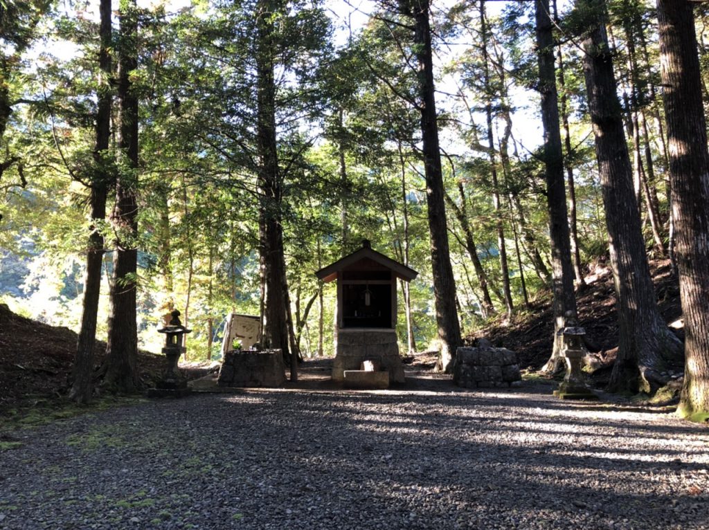 鎌塚の高倉神社